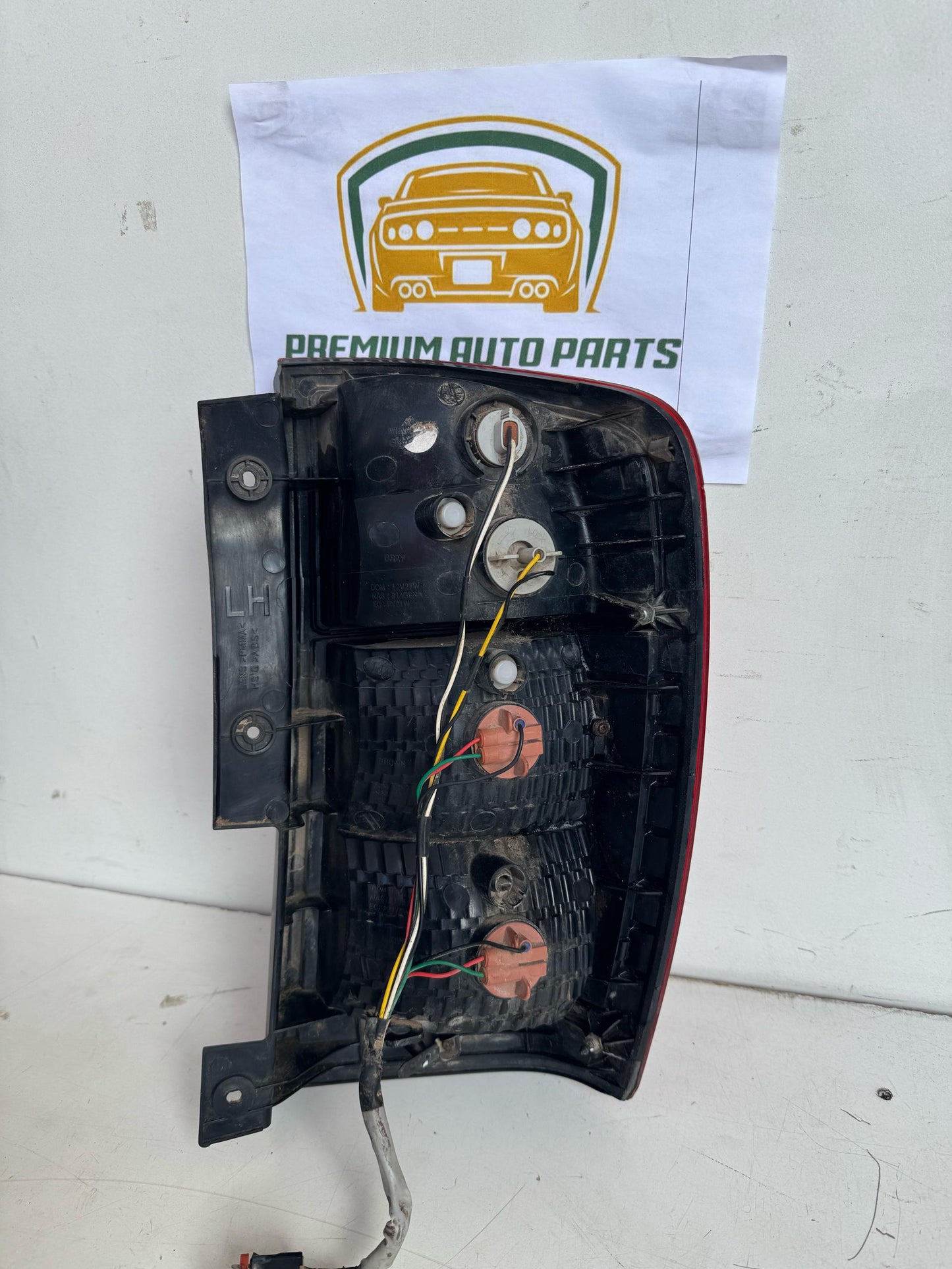 2009 Kia Grand Carnival Left Taillight