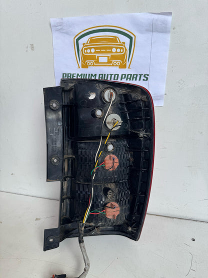 2009 Kia Grand Carnival Left Taillight