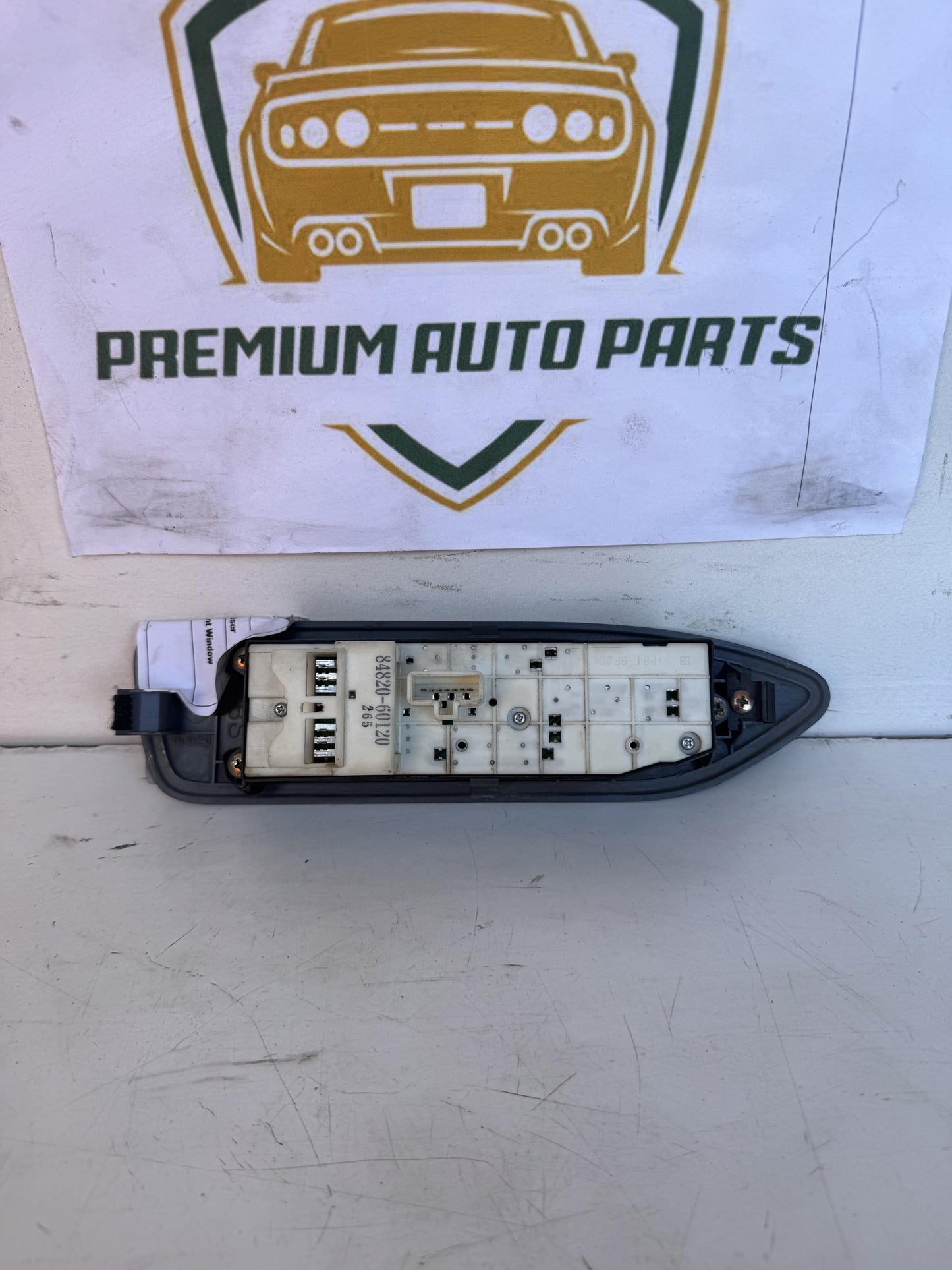2001  J100 Right Front Window Switch