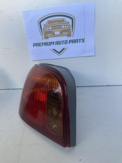 2003   Left Taillight