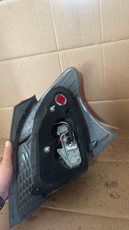 2011   Left Taillight