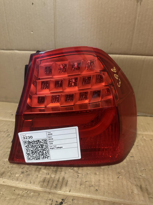 2010   Right Taillight