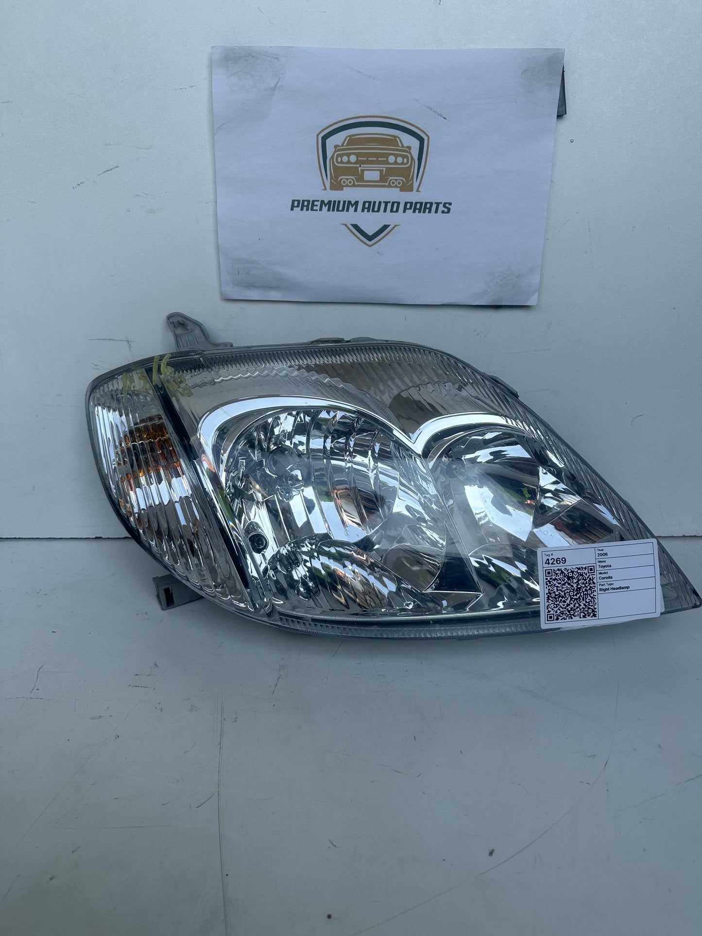 2006   Right Headlight