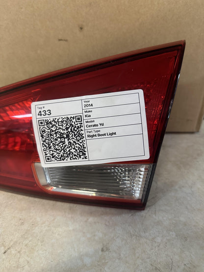 2014  Cerato Yd Right Boot Light