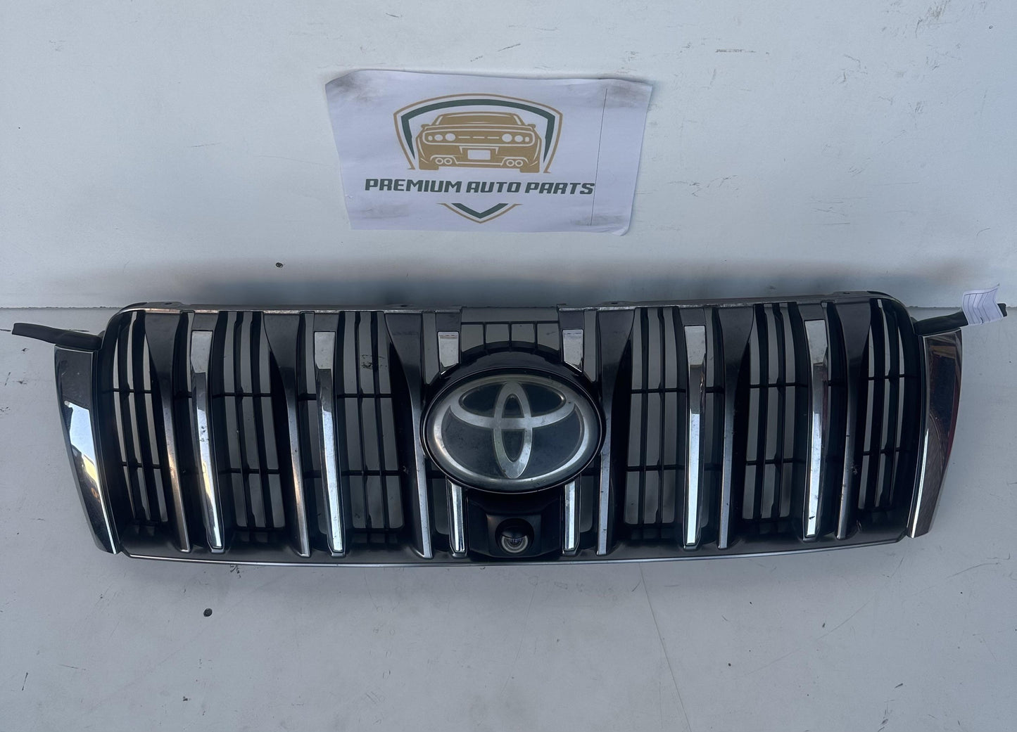 2009  J150 Grille