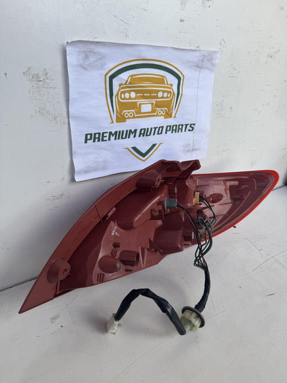 2007   Left Taillight