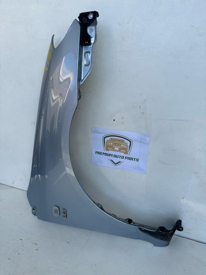 2006  E120 Right Front Guard