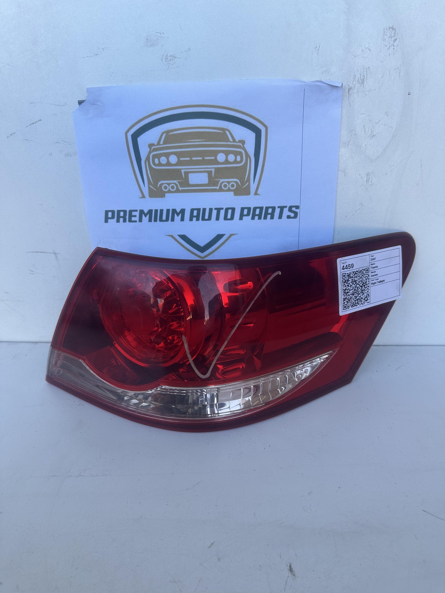 2007  V40 Right Taillight