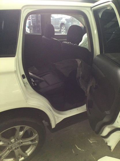 Mitsubishi 
Outlander