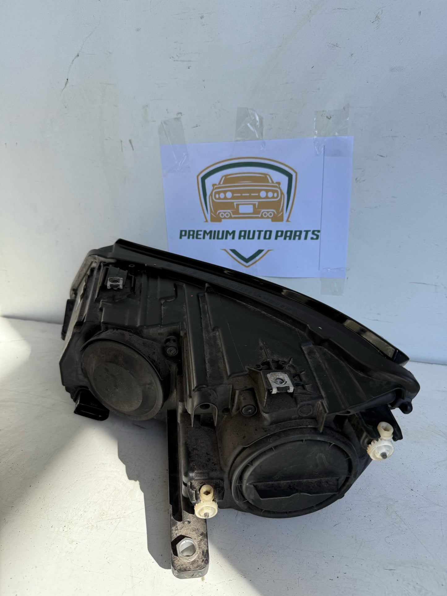 2012 Volkswagen Tiguan MK1 - 5N Right Headlight