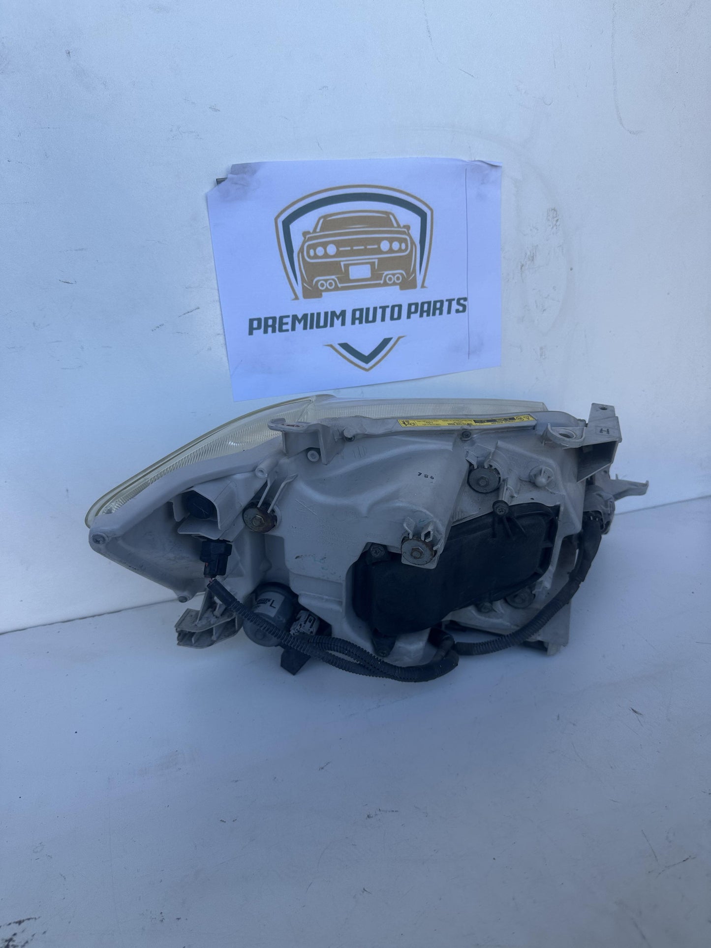 2007  V40 Left Headlight