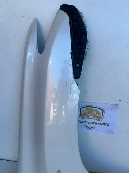 2012 Toyota Kluger Right Front Guard