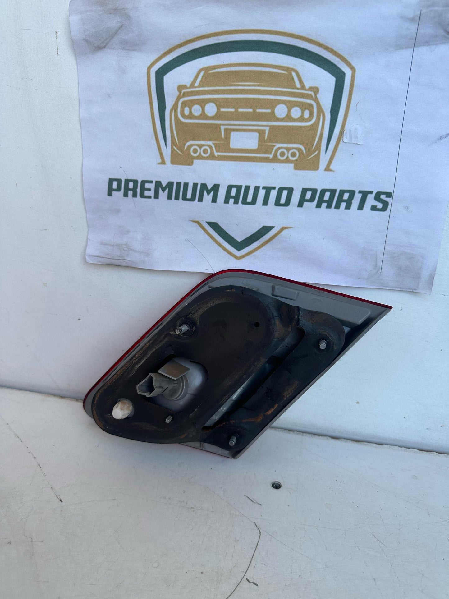 2011 Toyota Camry Left Boot Light