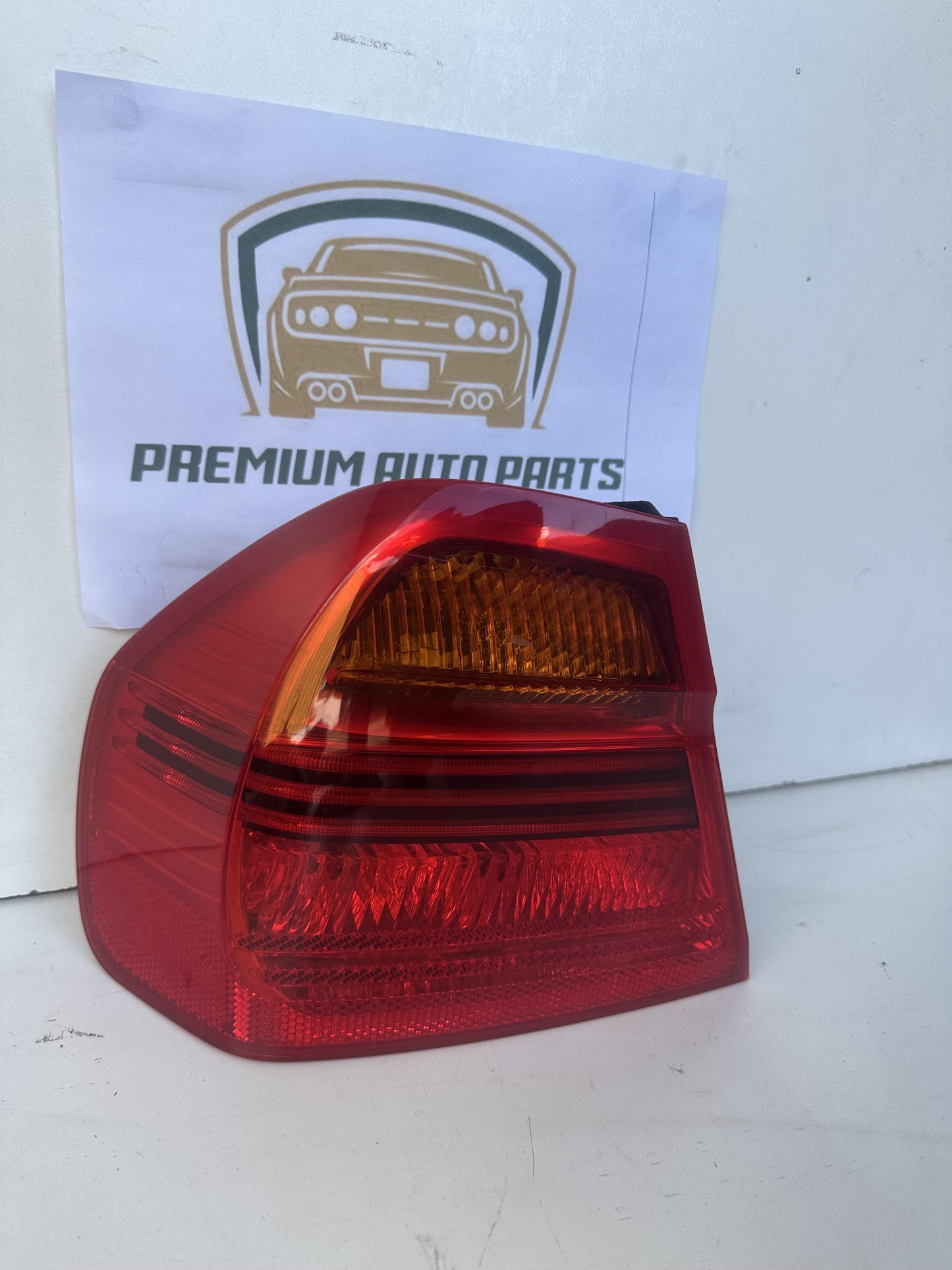 2006   Left Taillight