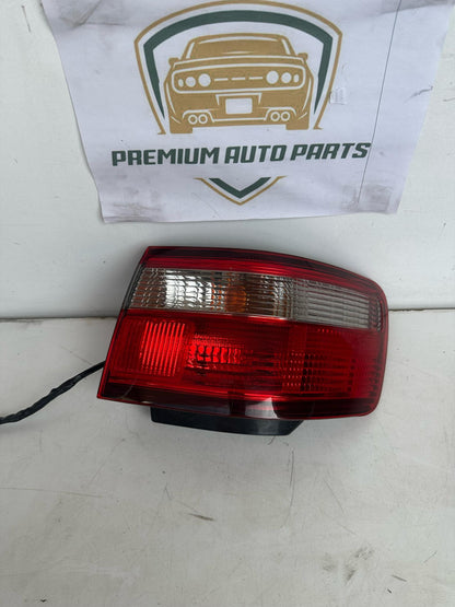 2000 Toyota Camry Right Taillight