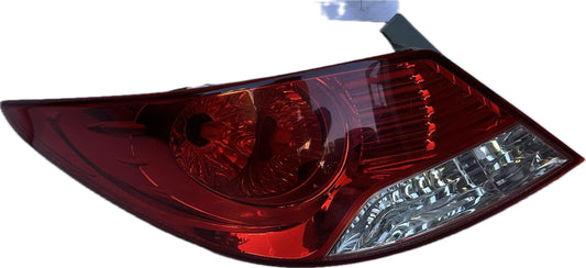 2013 Hyundai Accent Left Taillight