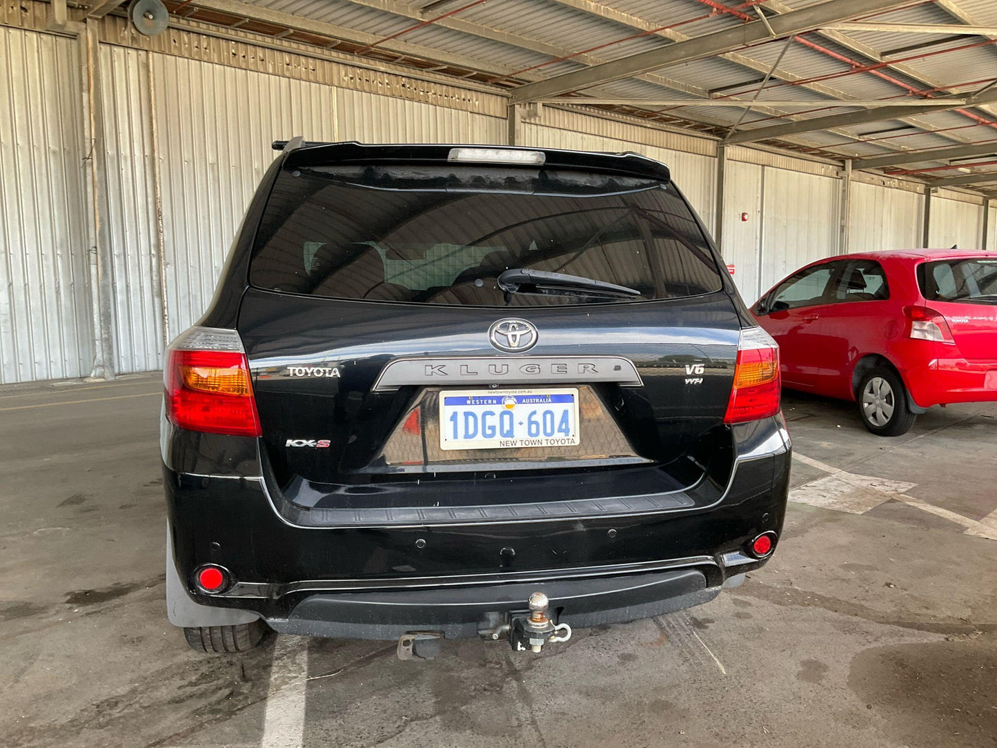 2010 Toyota Kluger  Station Wagon 
Toyota
Kluger