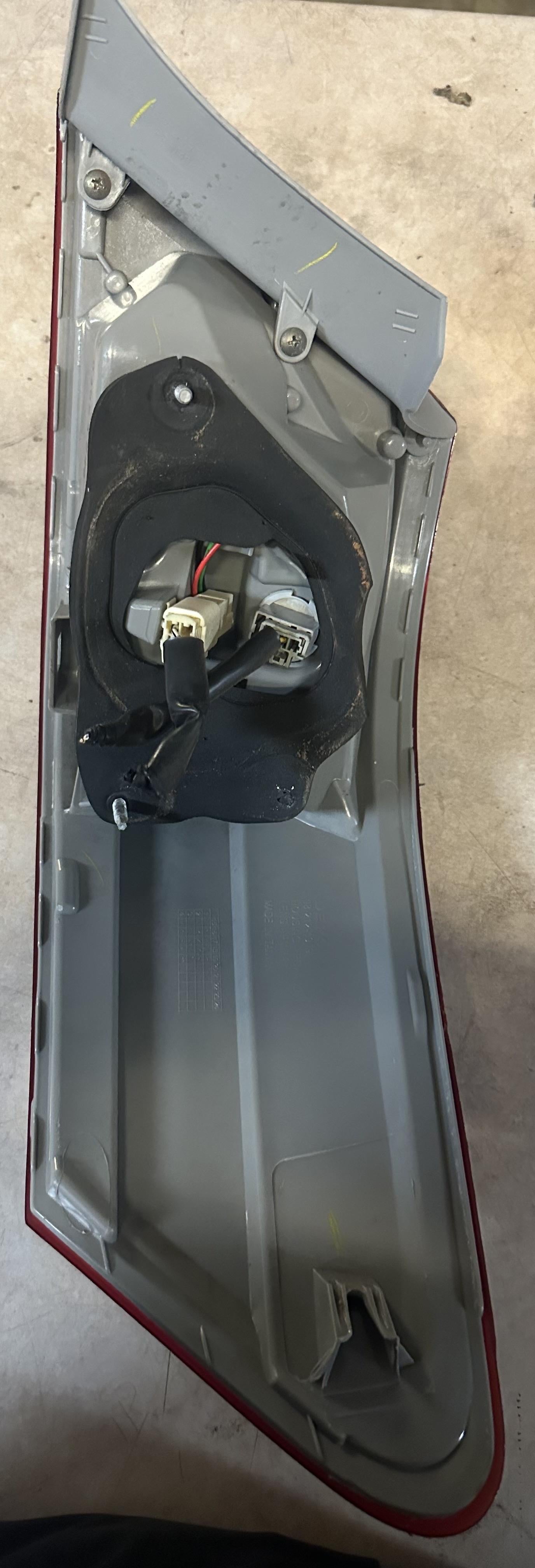 2009  XV40 Left Taillight