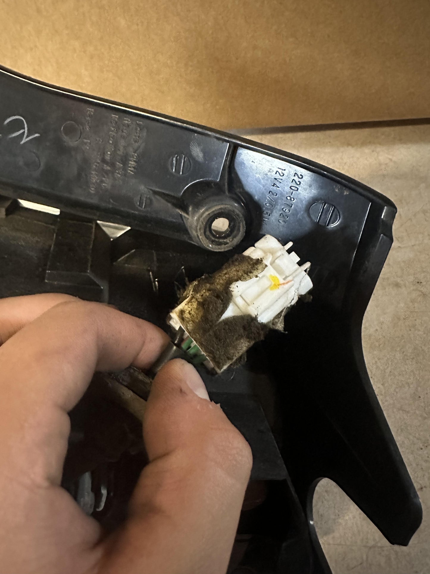 2010  Outlander Left Taillight