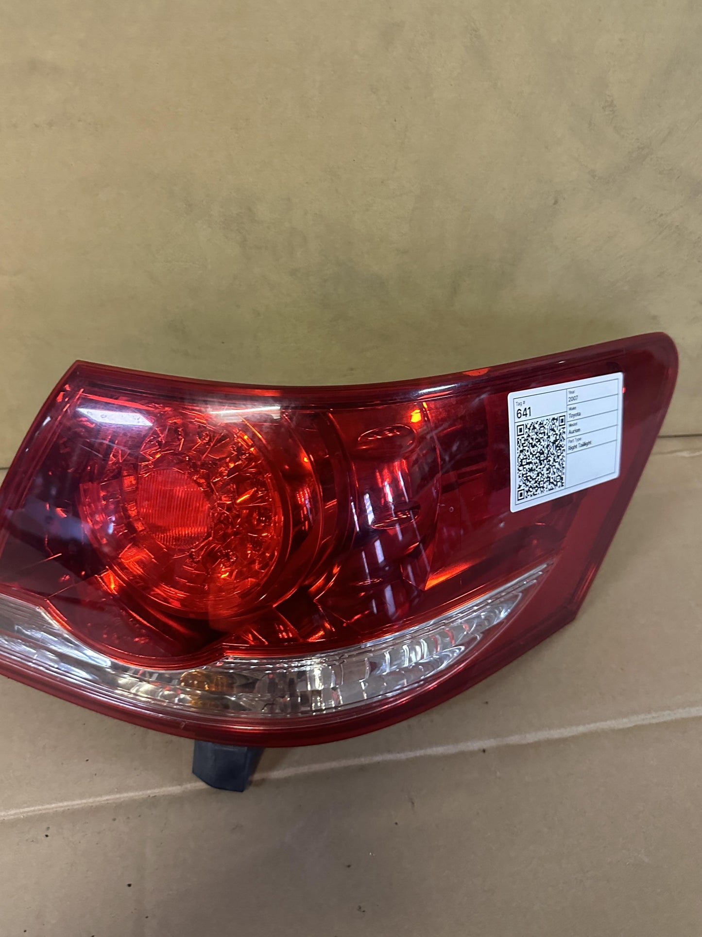 2007  Aurion Right Taillight