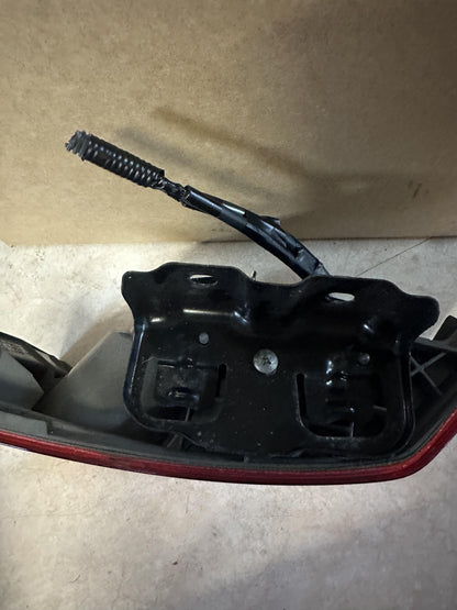 2007   Left Taillight