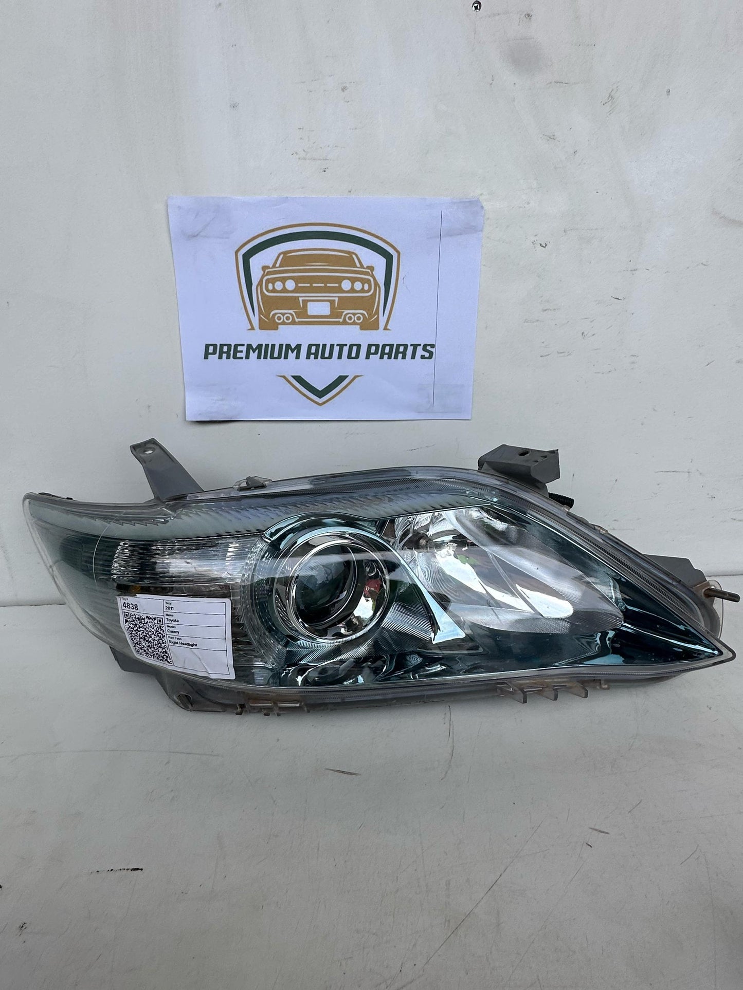 2011   Right Headlight