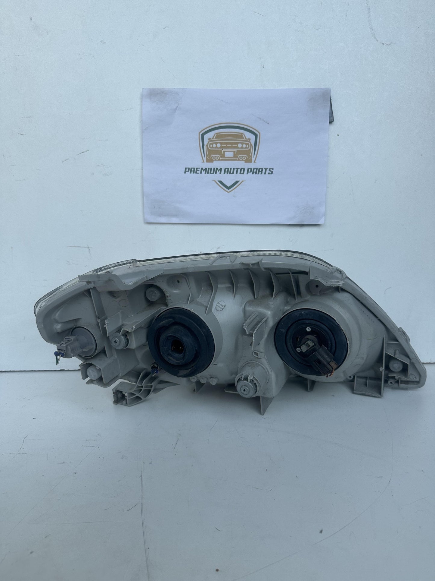 2006   Left Headlight