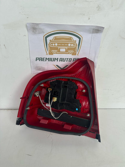 2005   Right Taillight