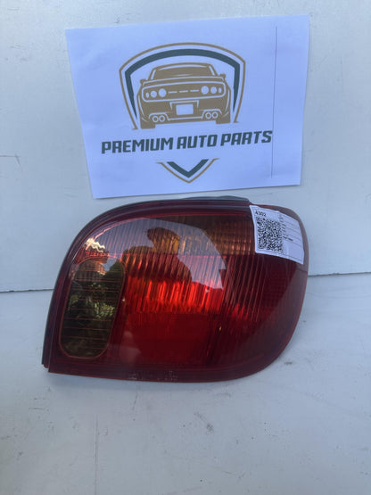 2003   Right Taillight