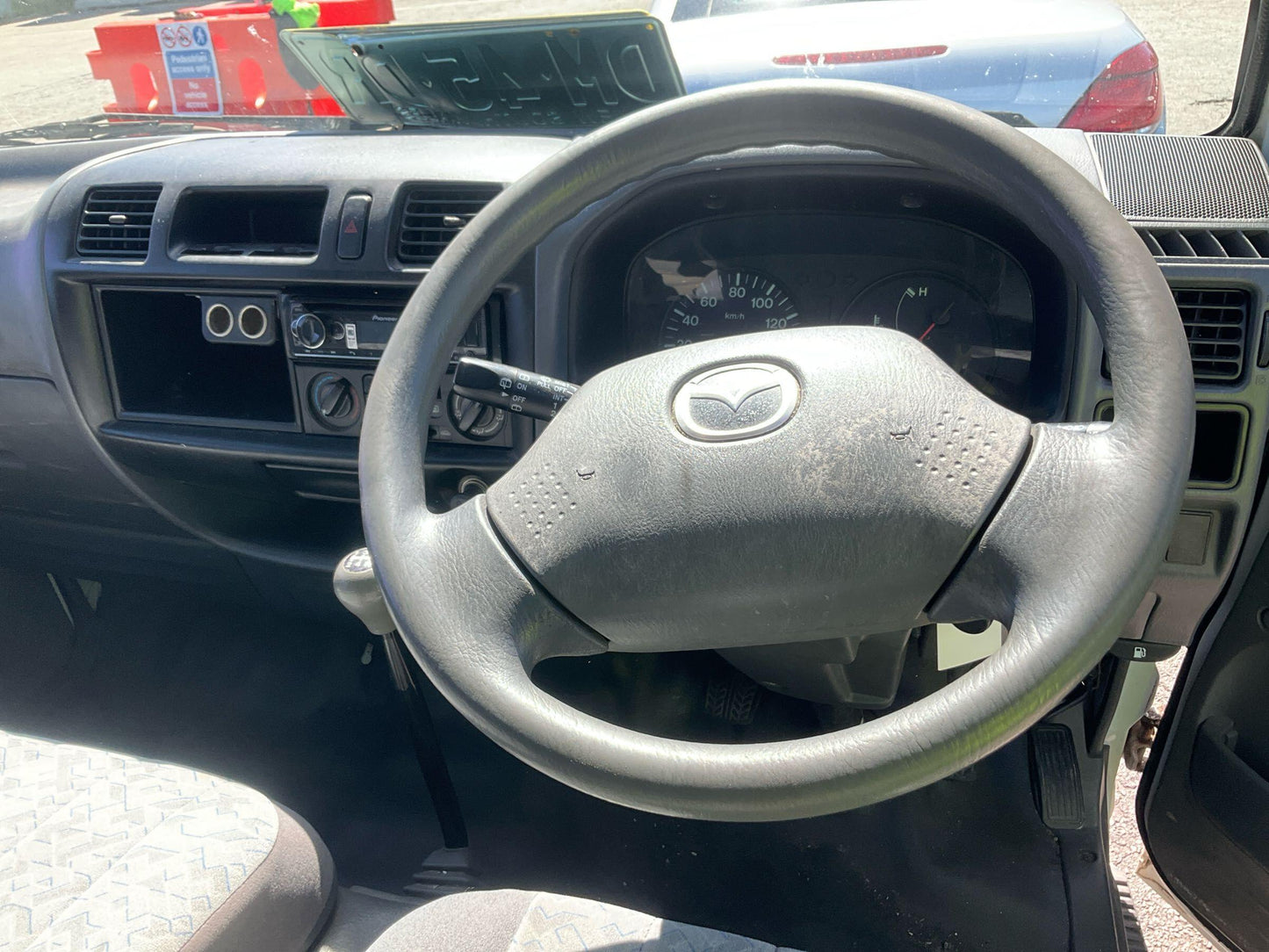 2005 Mazda E1800  Cargo Van 
Mazda
E1800