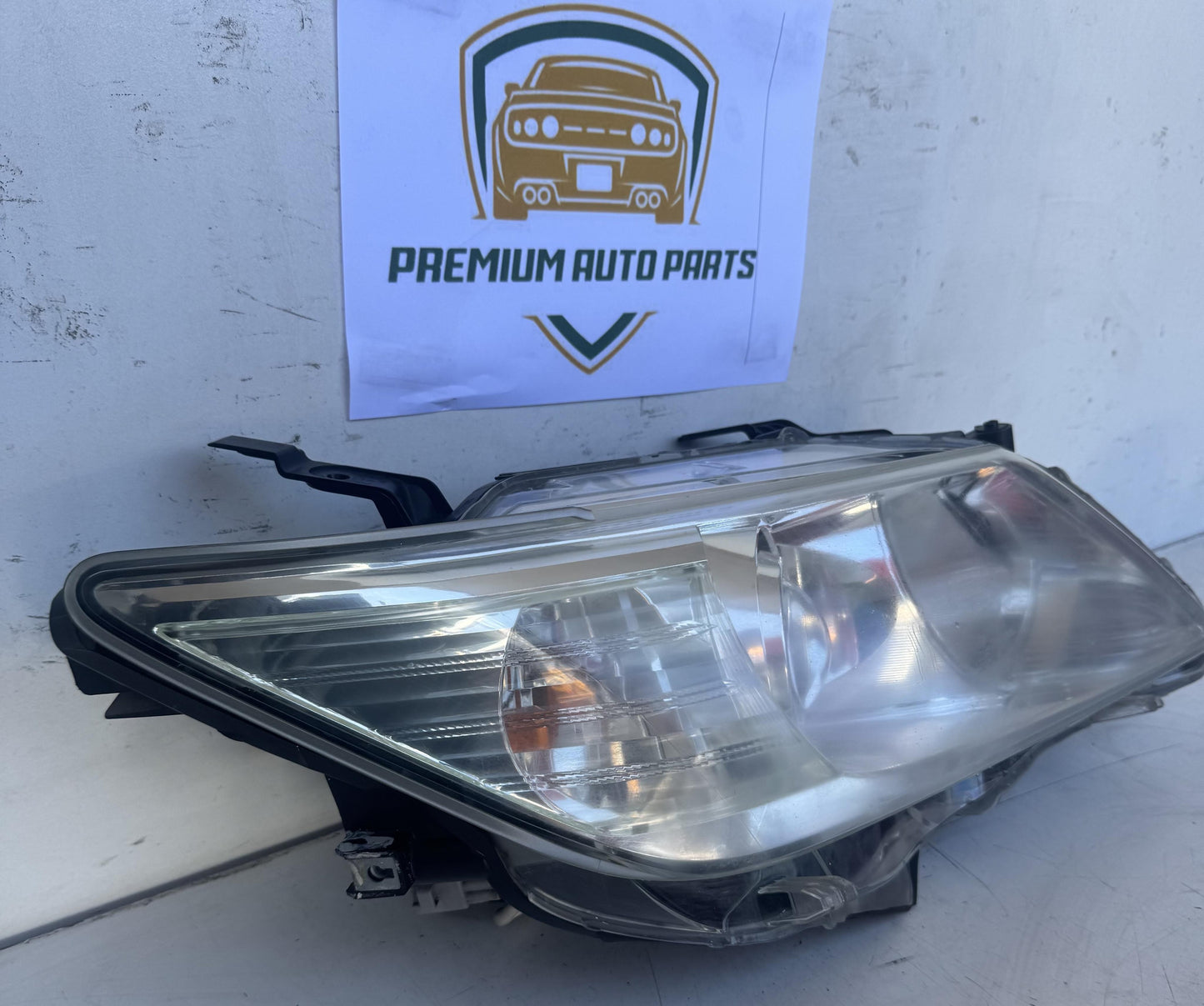 2013  V50 Right Headlight