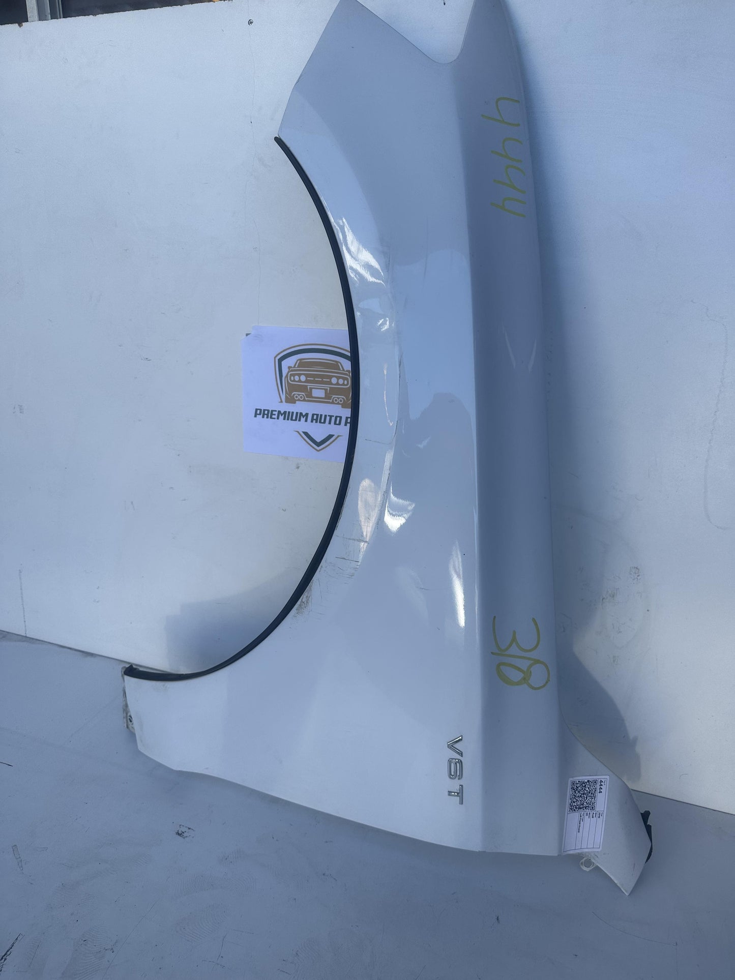 2016  8R Left Front Guard