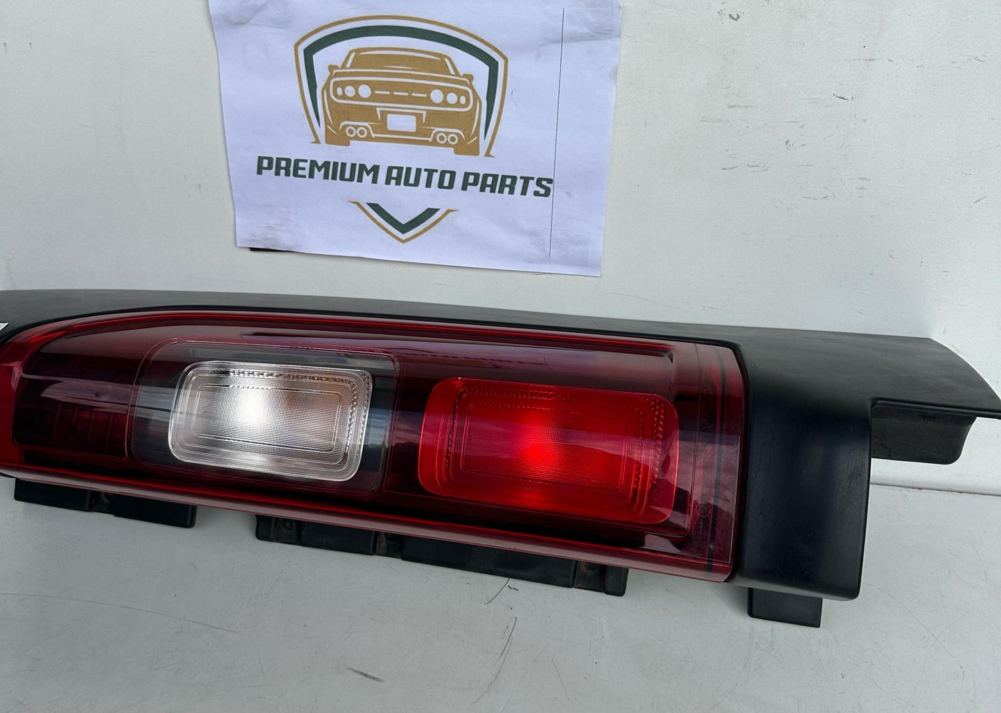 2015 Renault Trafic Right Taillight