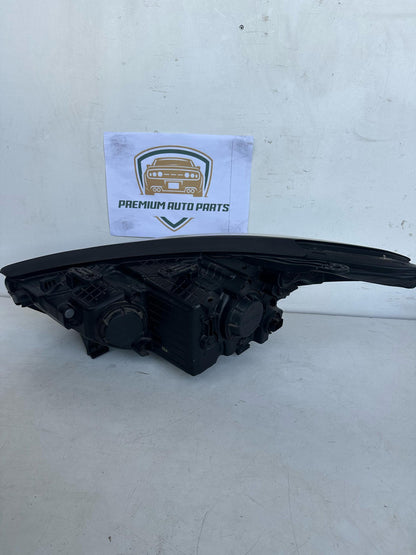 2013 Hyundai Santa Fe DM Right Headlight