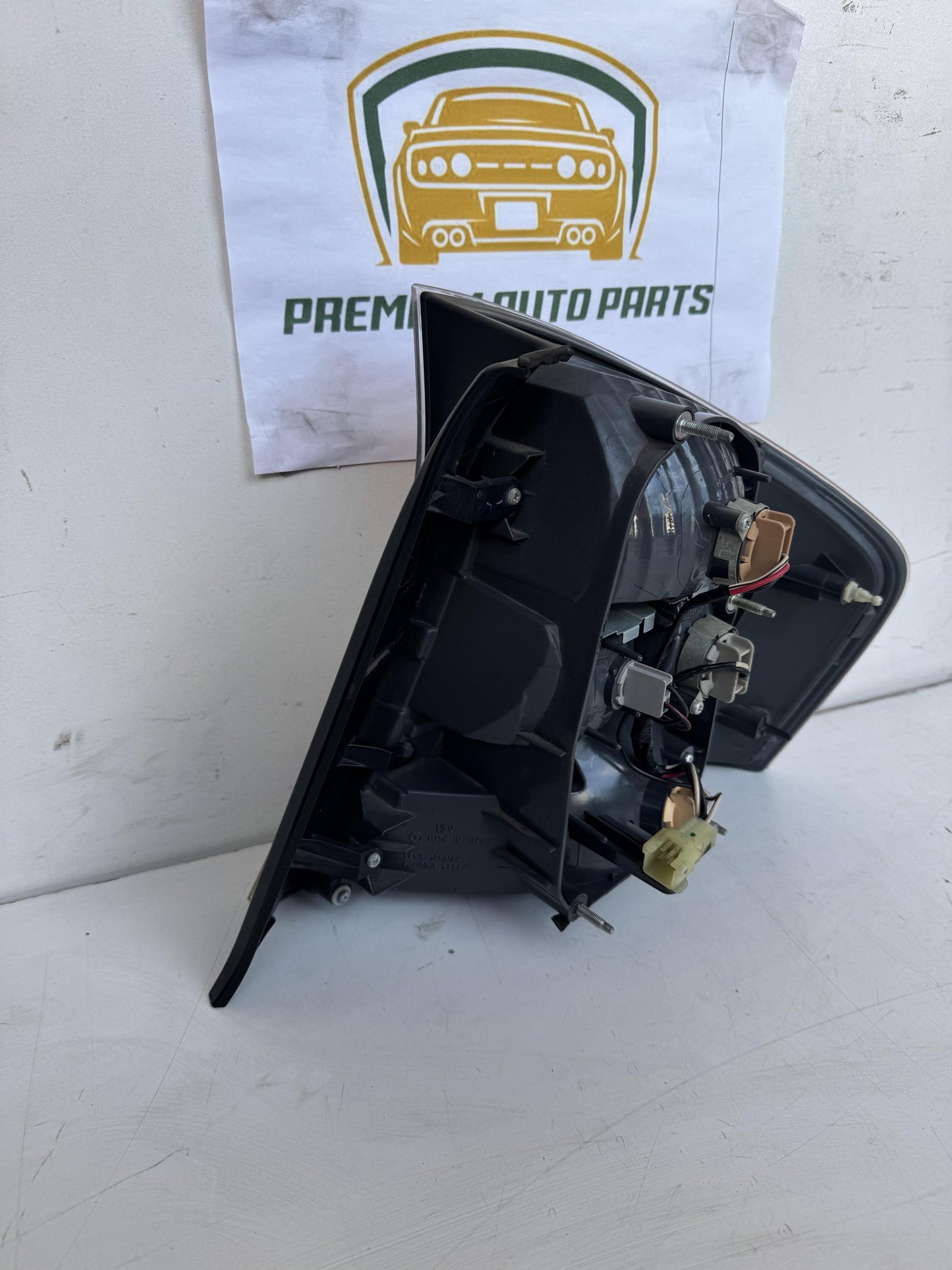 2006   Left Taillight