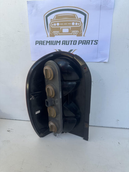 2006   Right Taillight