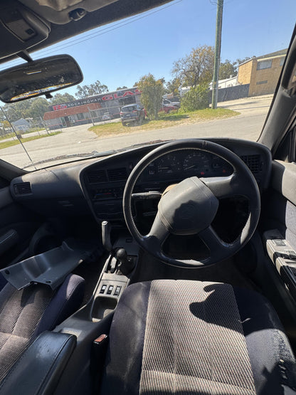 Toyota 
Hilux Surf