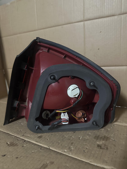 2007  LD Left Taillight