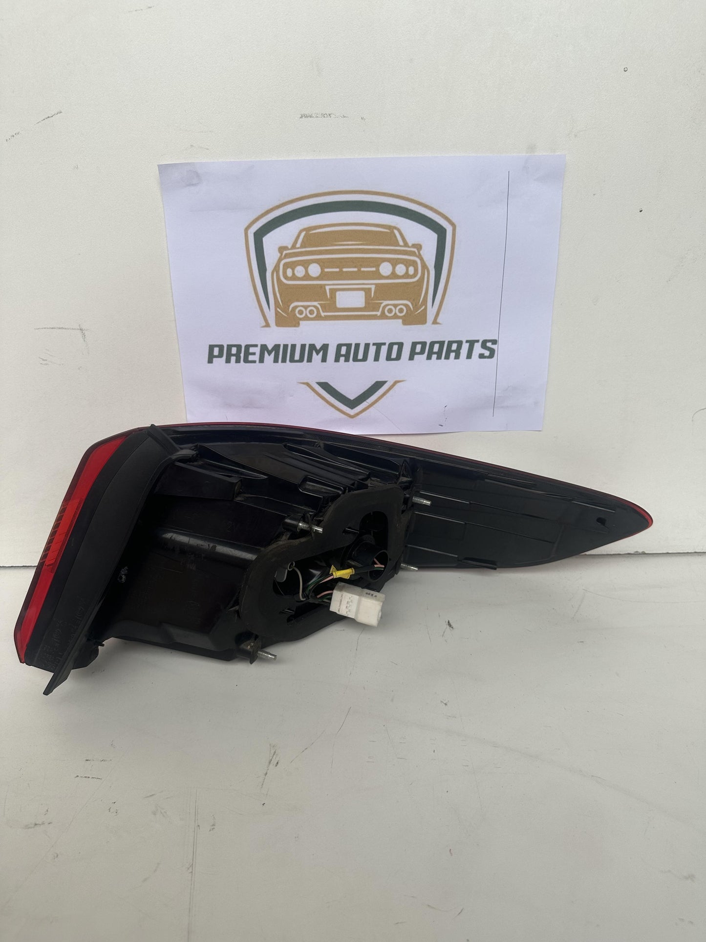 2016  LF Left Taillight