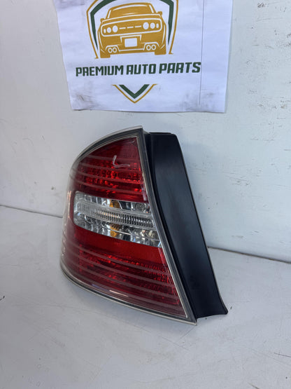 2006   Left Taillight
