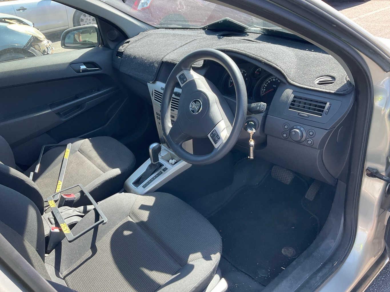 2008 Holden Astra CD AHHatchback 
Holden
Astra