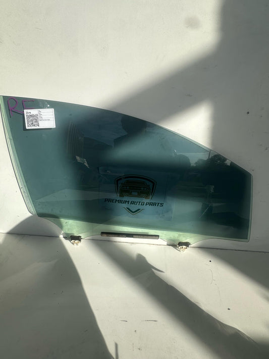 2008  E150 Right Front Door Glass