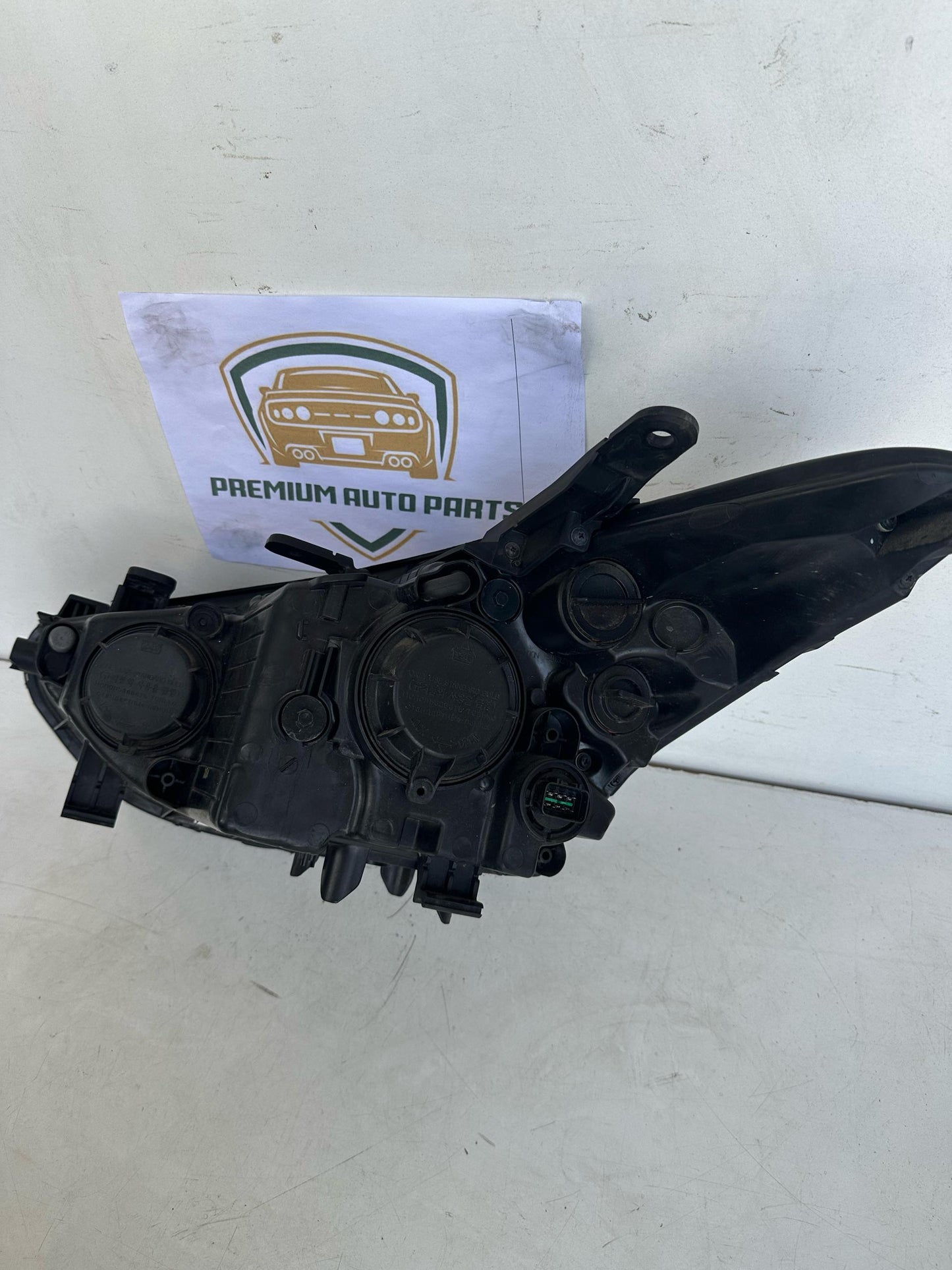 2013 Hyundai Santa Fe DM Right Headlight