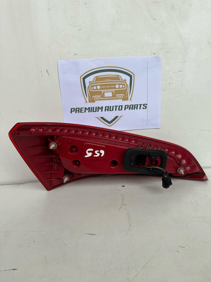 2010  8R Right Taillight