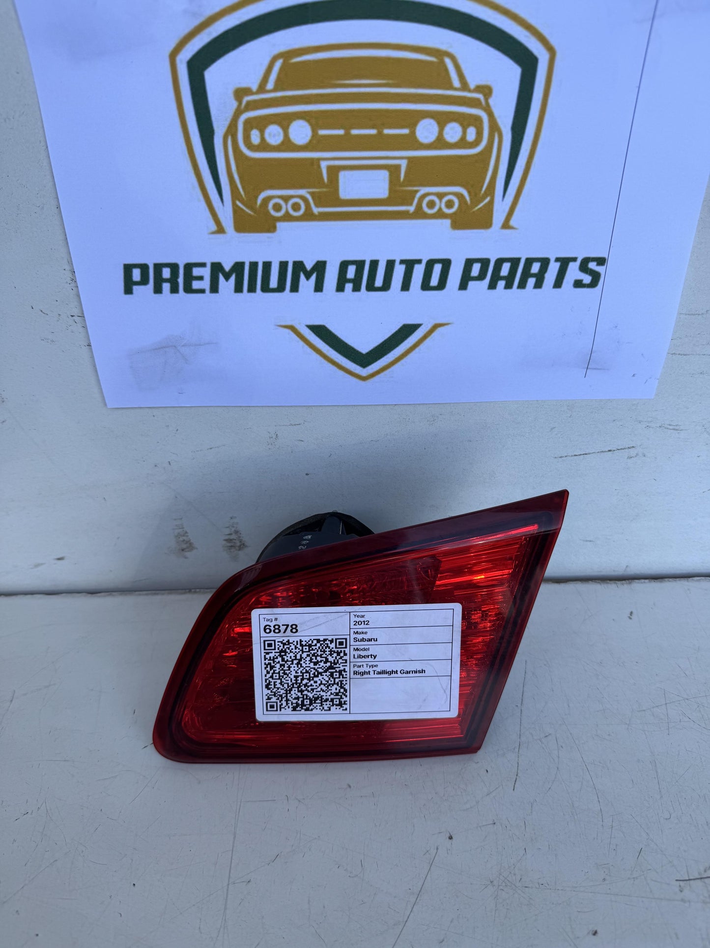 2012  V BM Right Taillight Garnish
