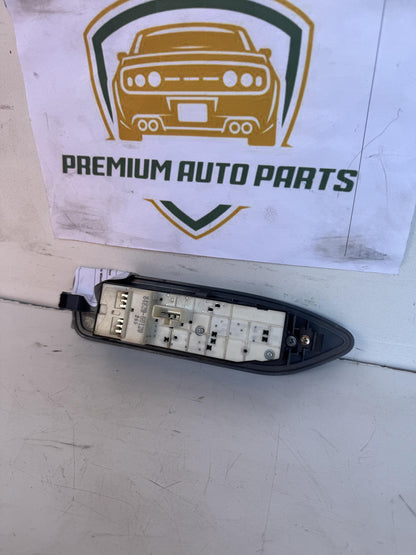 2001  J100 Right Front Window Switch