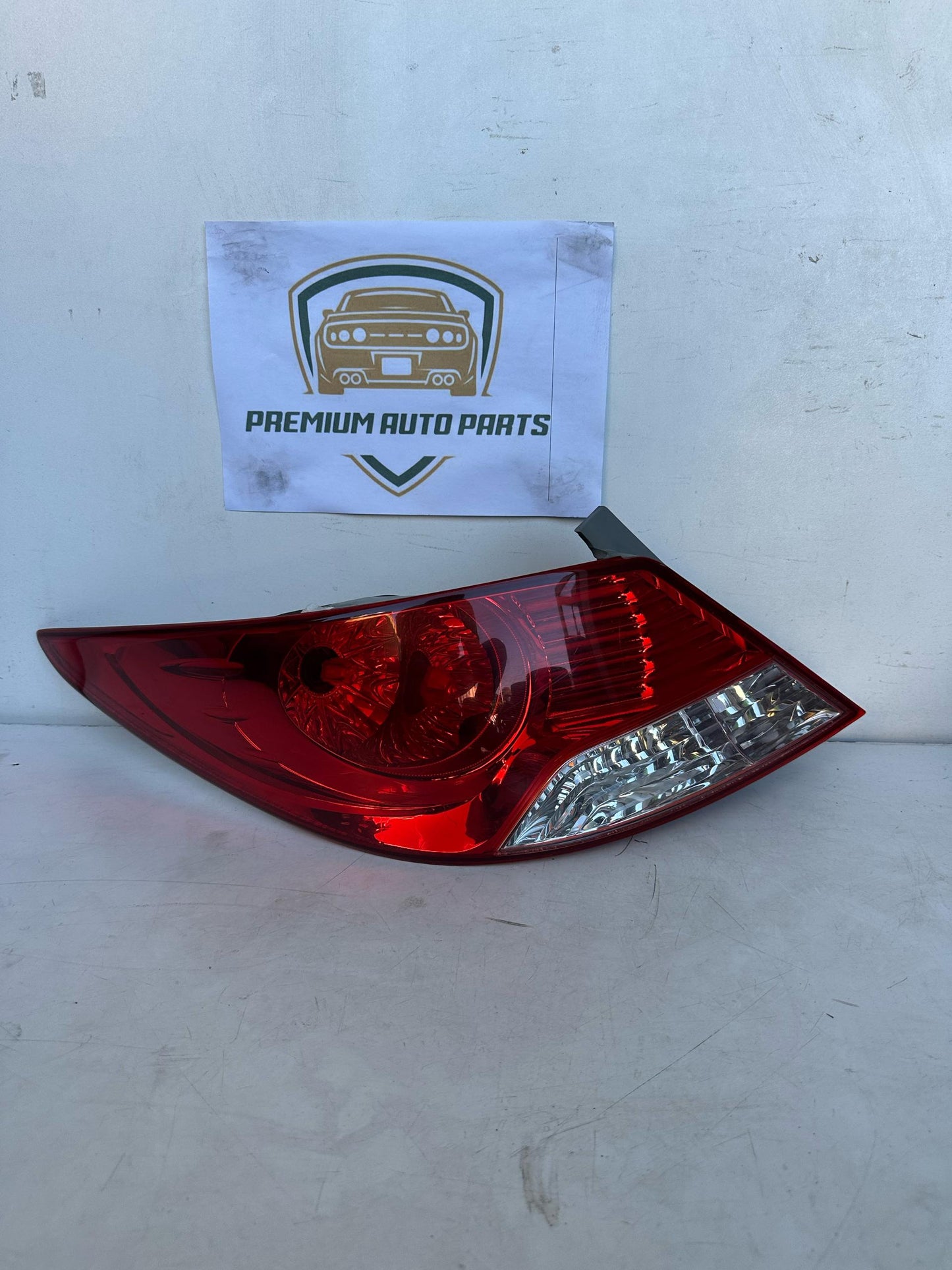 2013 Hyundai Accent Left Taillight