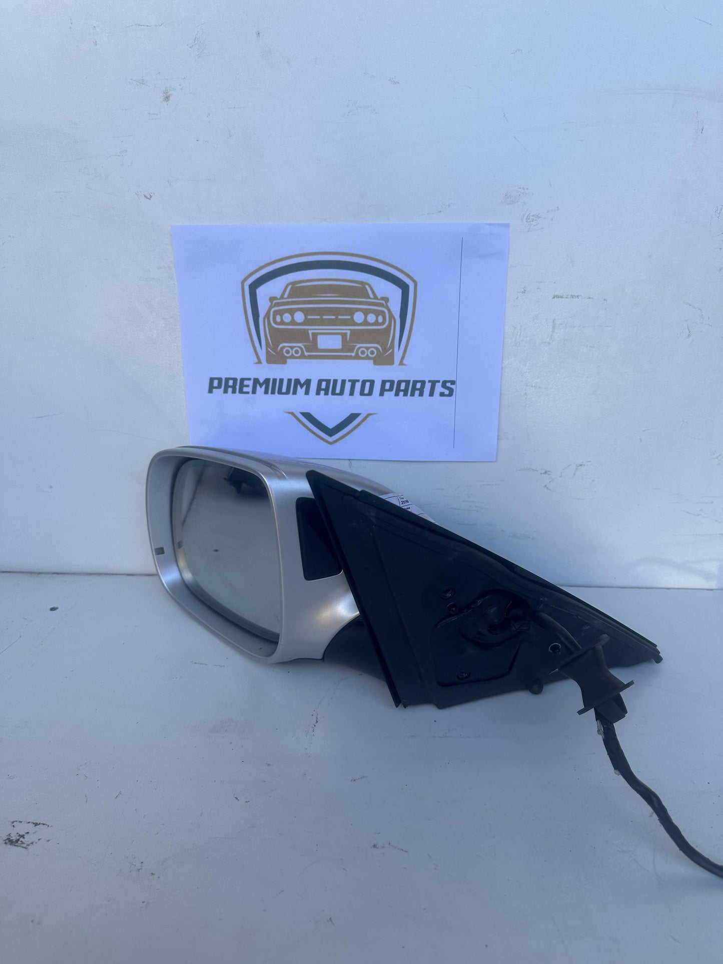 2016  8R Left Door Mirror