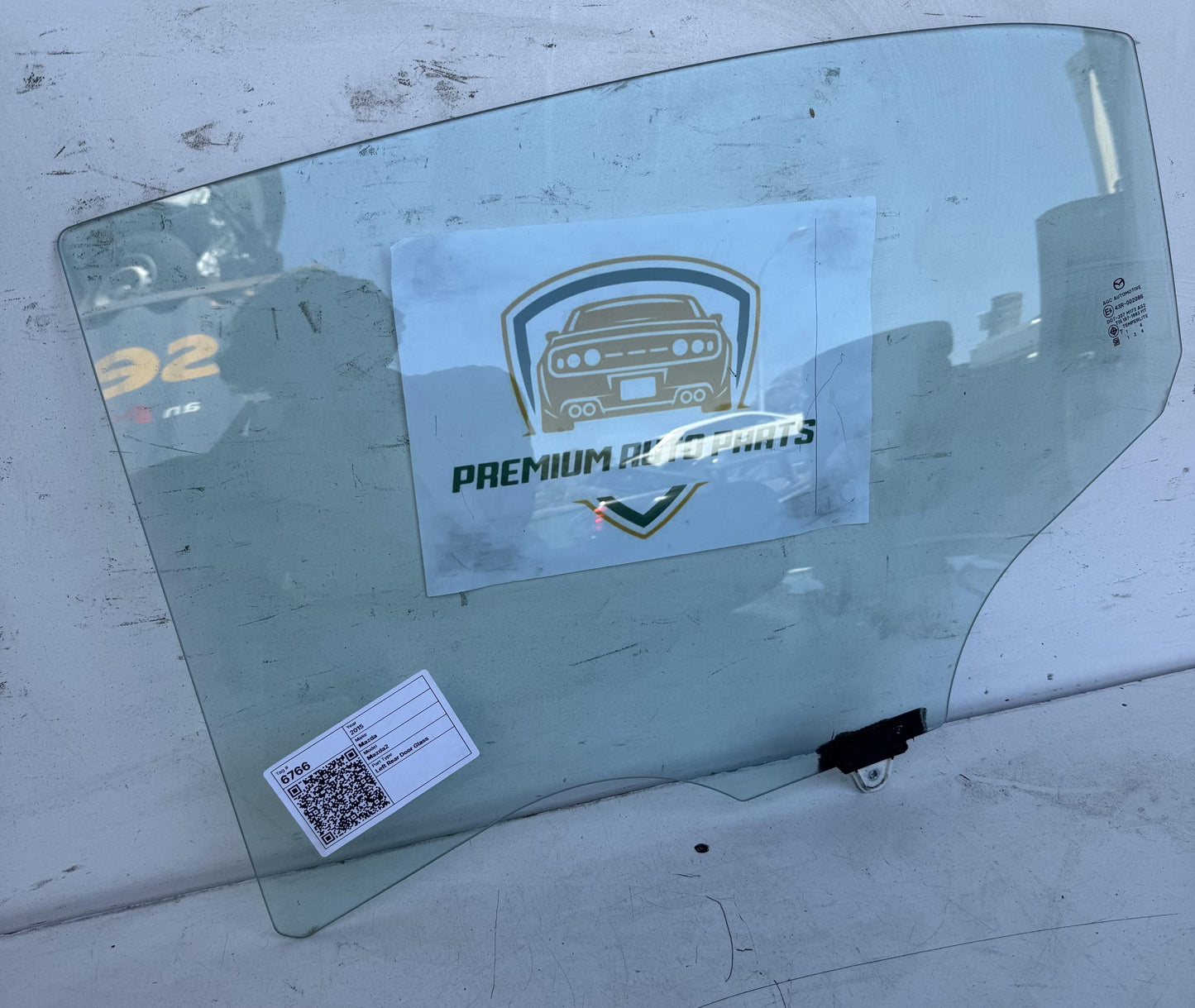 2015   Left Rear Door Glass