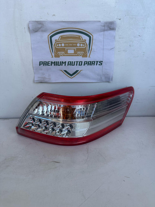 2011 Toyota Camry Right Taillight